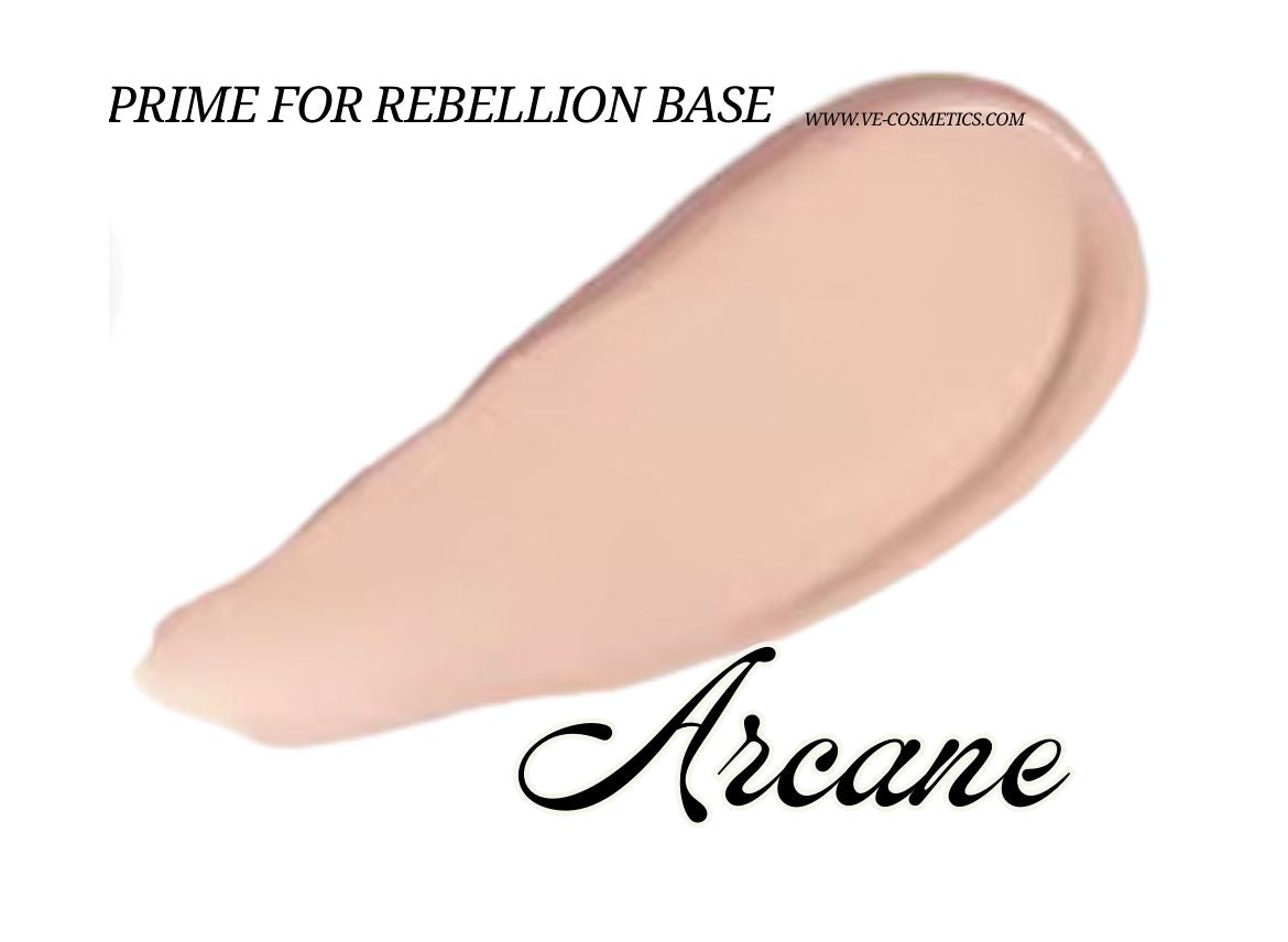 Neutral eyeshadow base that improves wear and grip without strong colour shift