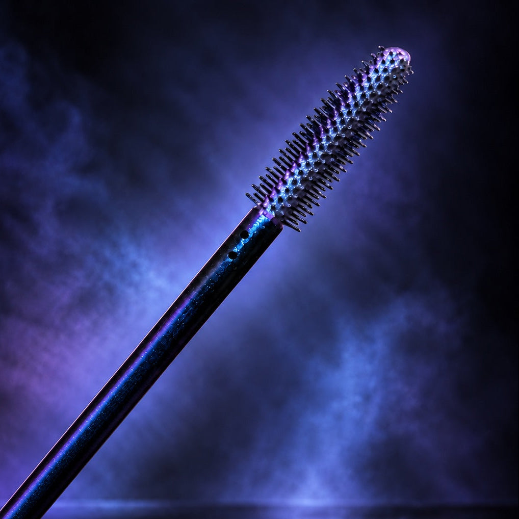 Mascara coloré Chroma Veil – Reflet bleu-violet Crépuscule
