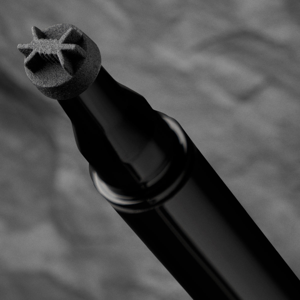 Stacheldraht 2-in-1 wasserfester Eyeliner-Stift