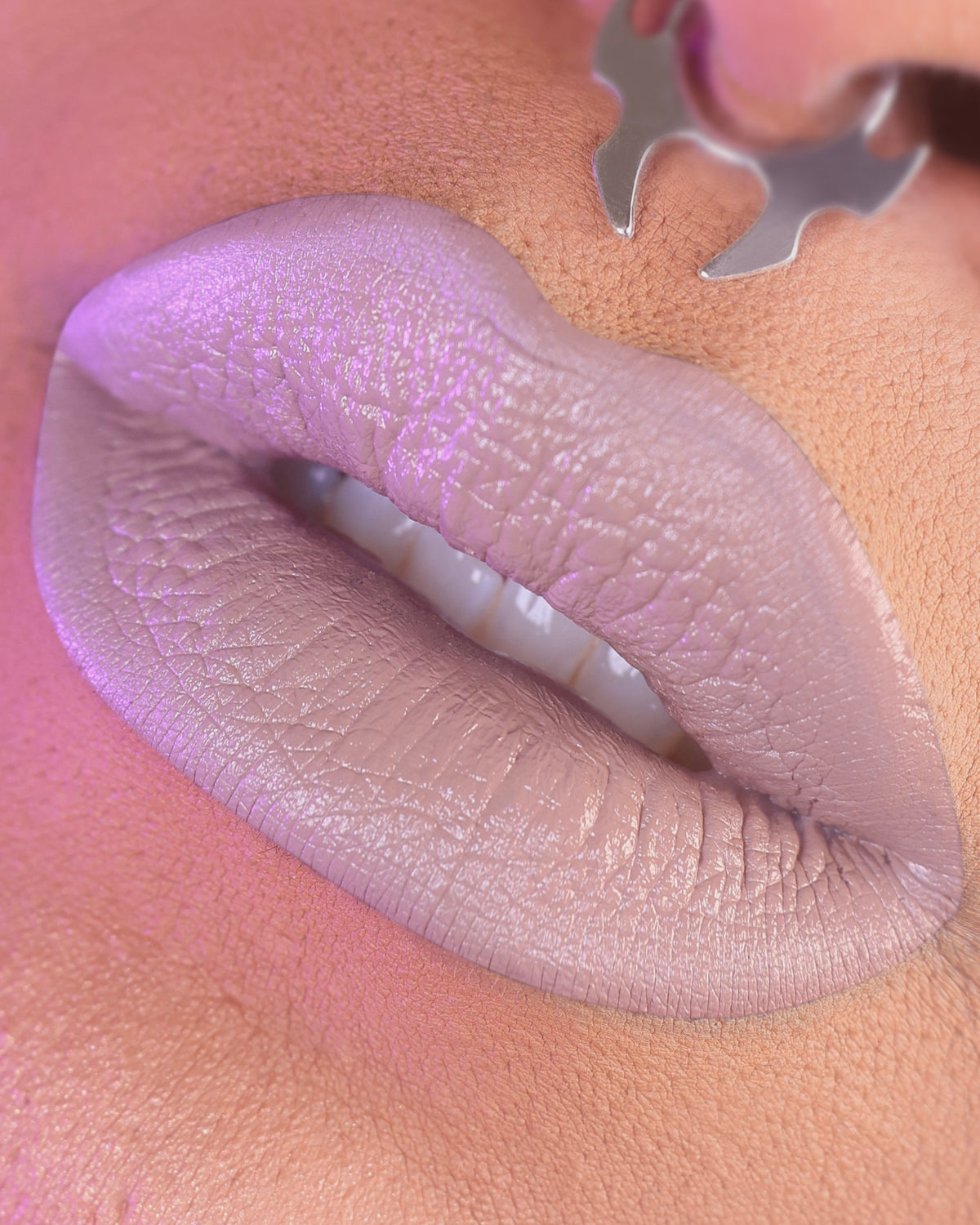 Underworld – Flüssiger Satin-Lippenstift