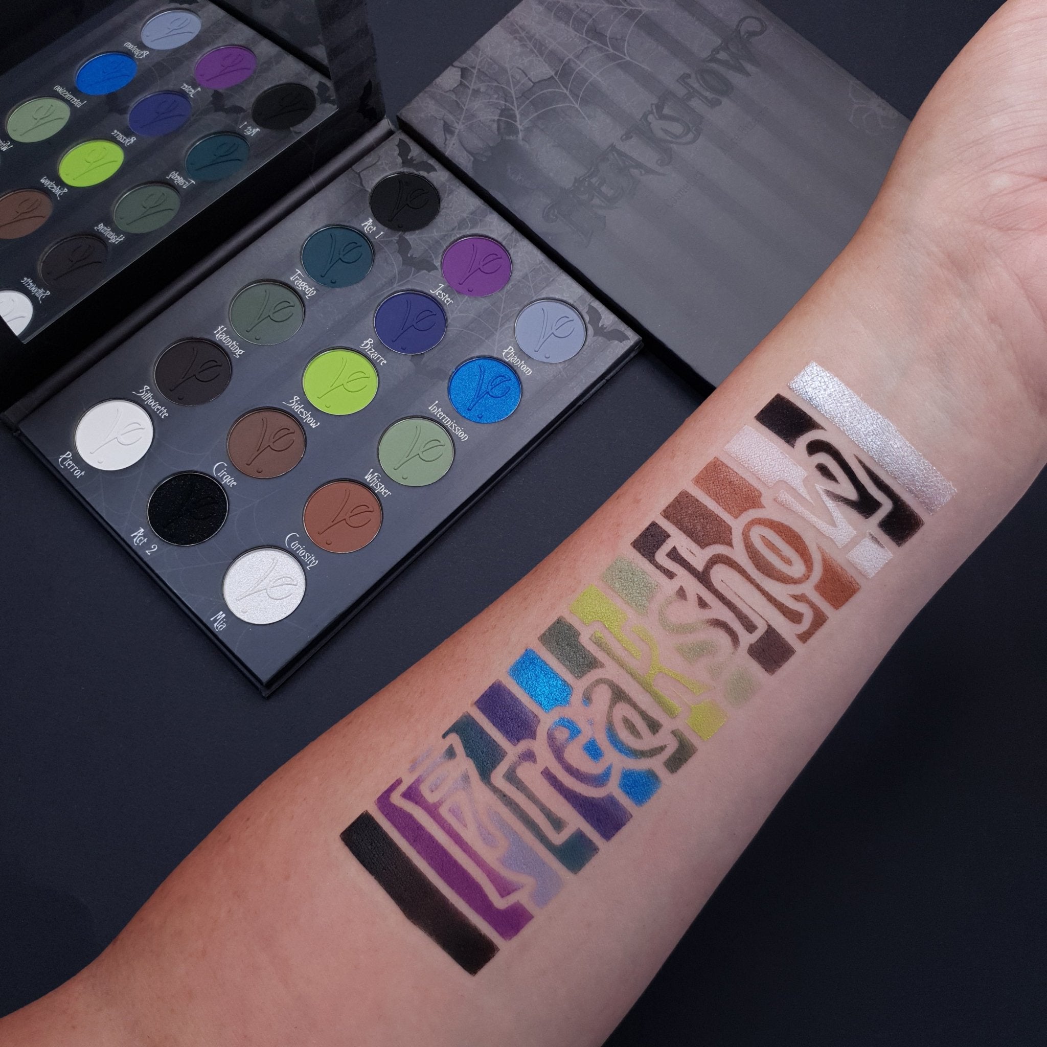 Freakshow Eyeshadow Palette Alice Bizarre Collab | Gothic Grunge – VE ...