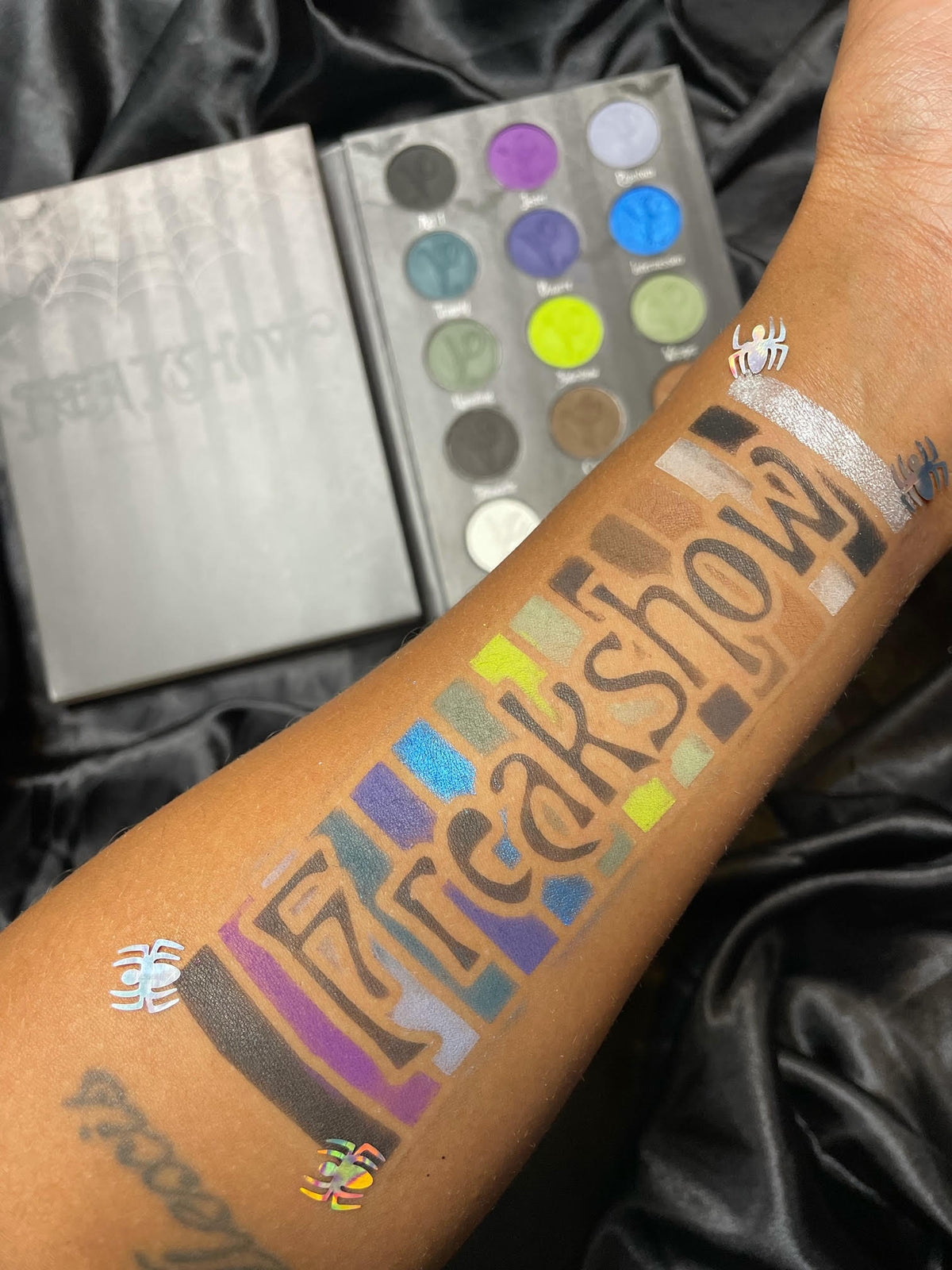 Union Collab Freakshow Eyeshadow Palette Alice Bizarre Collab | Gothic Grunge – VE ...